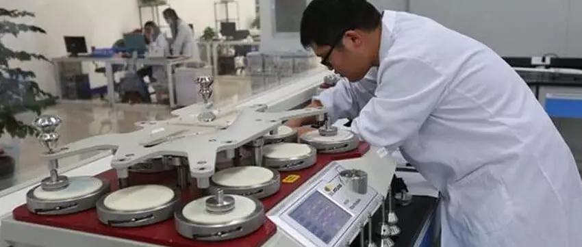 کارخانه پارچه فلامنت سوزنی و کندویی دیبافت